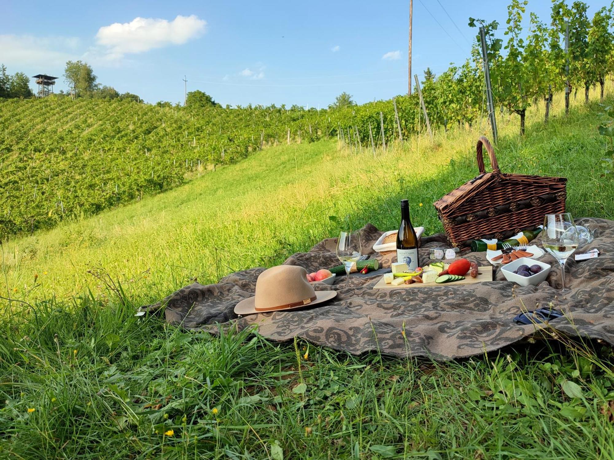 Weingut Winzerzimmer Rothschaedl Leutschach Bagian luar foto