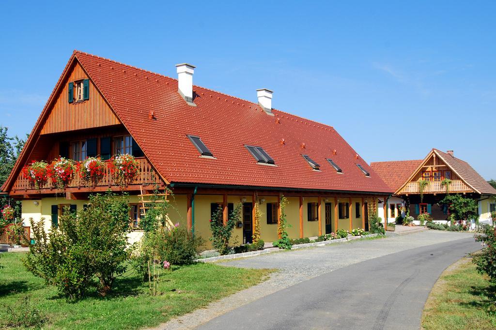 Weingut Winzerzimmer Rothschaedl Leutschach Bagian luar foto
