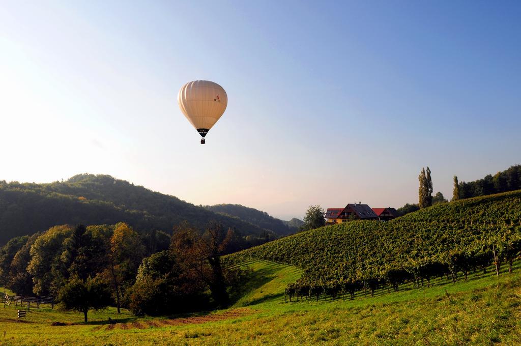 Weingut Winzerzimmer Rothschaedl Leutschach Bagian luar foto